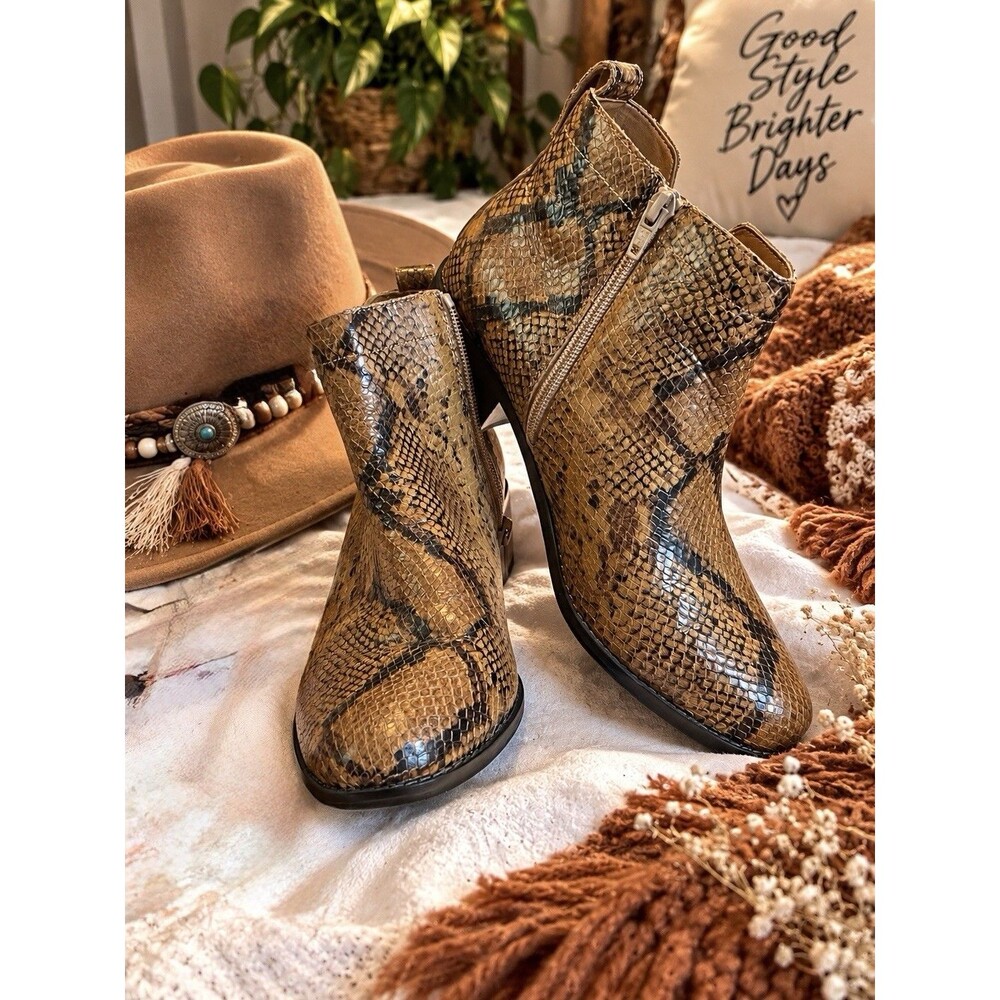 Vionic Clara Boa Snake Print Leather Ankle Bootie Ivory/brown  Size 8